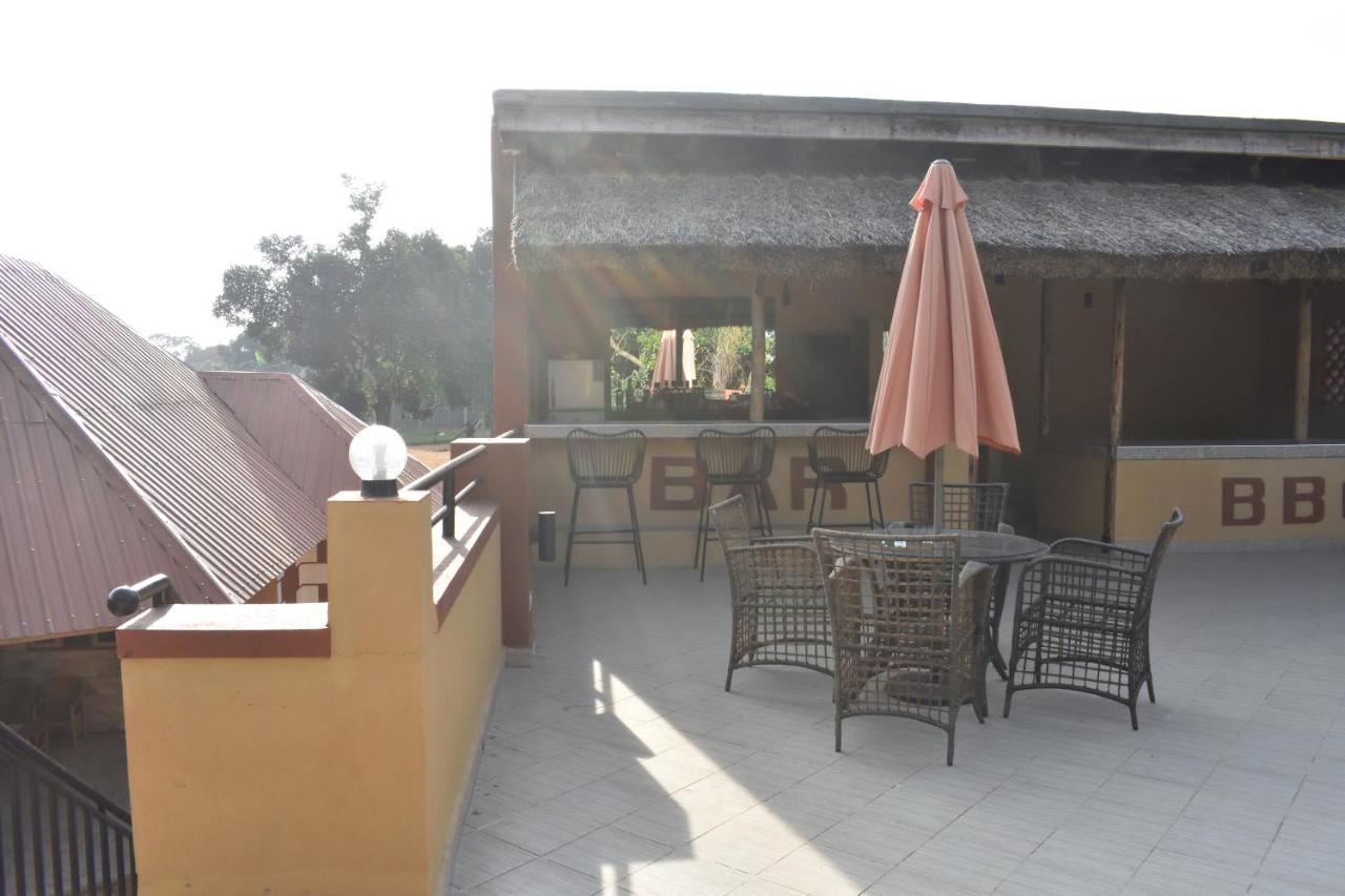 Secrets Guest House Entebbe Exterior photo