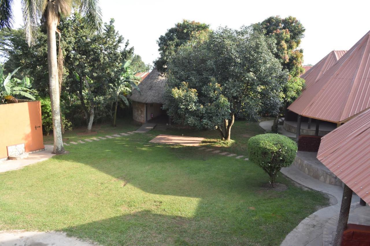 Secrets Guest House Entebbe Exterior photo