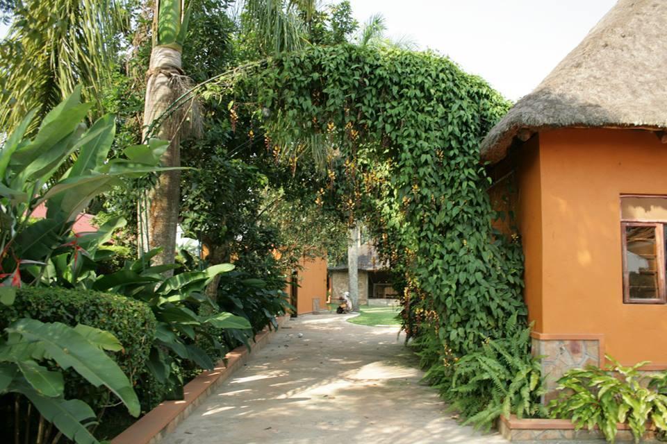 Secrets Guest House Entebbe Exterior photo